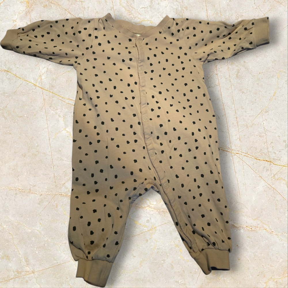 H&M Baby Organic Light beige W Black Polka Dot Babies Romper-Size 6mos EUC